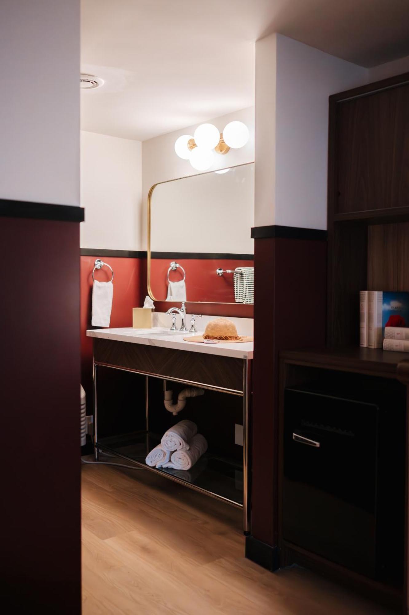 Uncommoner Hotel By Reverie Boutique Collection Уест Ярмут Екстериор снимка